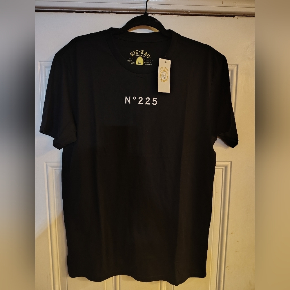 Zig Zag T-shirt. Black AUTHENTIC